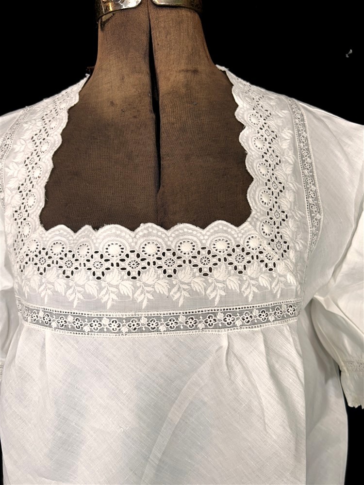 antique nightgown white linen eyelet lace Edwardian bust 46 original 1900-20