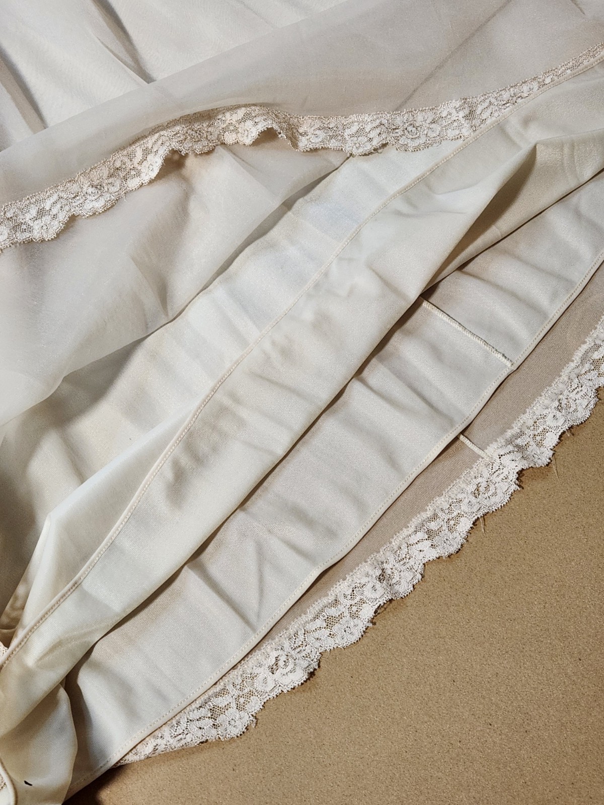 VTG Chiffon Negligee Or Gown Fully Lined Beige W/ Lace No Tag Fits Like XL