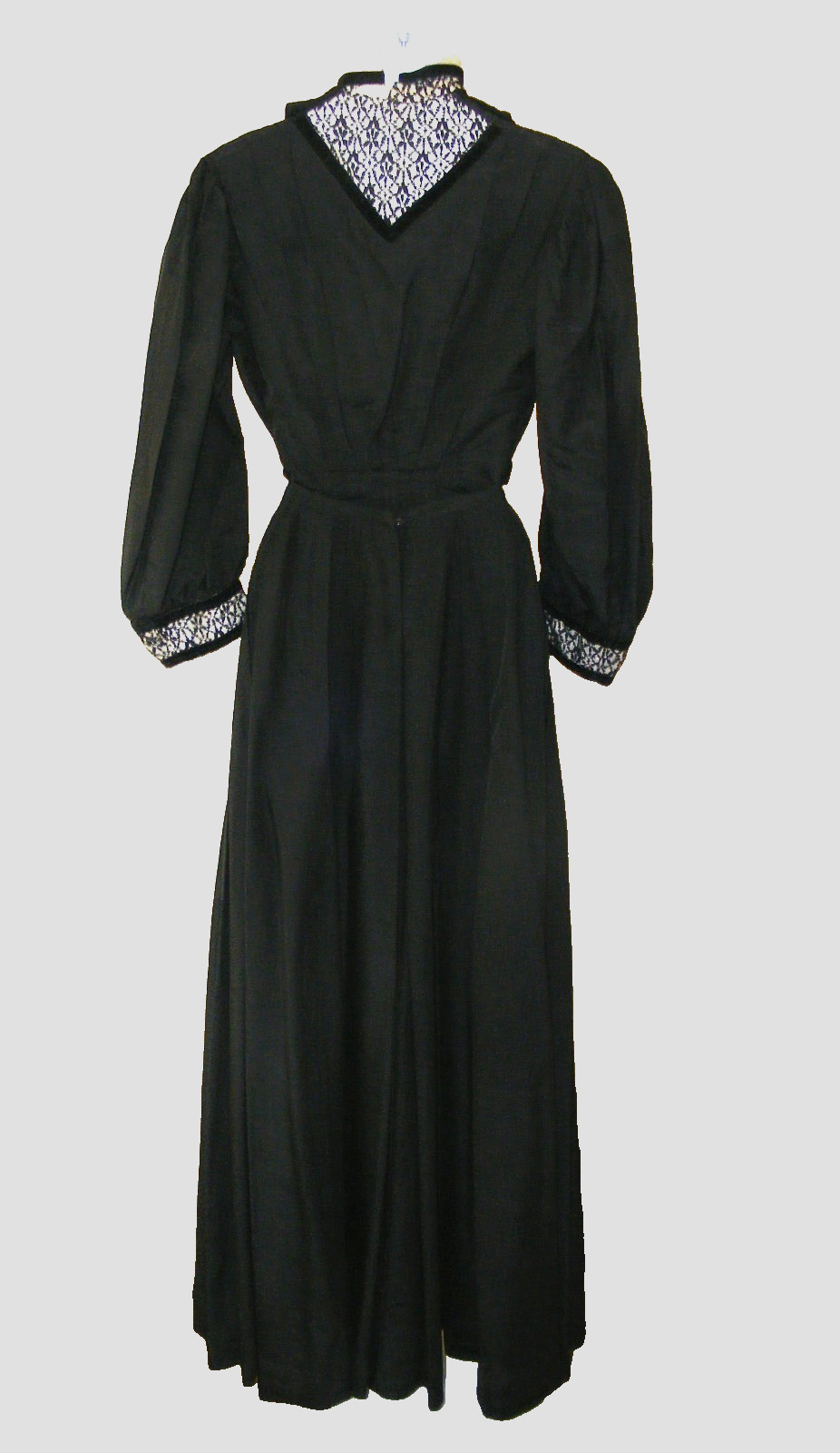 1910 MOURNING DRESS 2PC BLACK FAILLE FRANCAISE FLAT PLEAT SKIRT SLIM SILHOUETTE