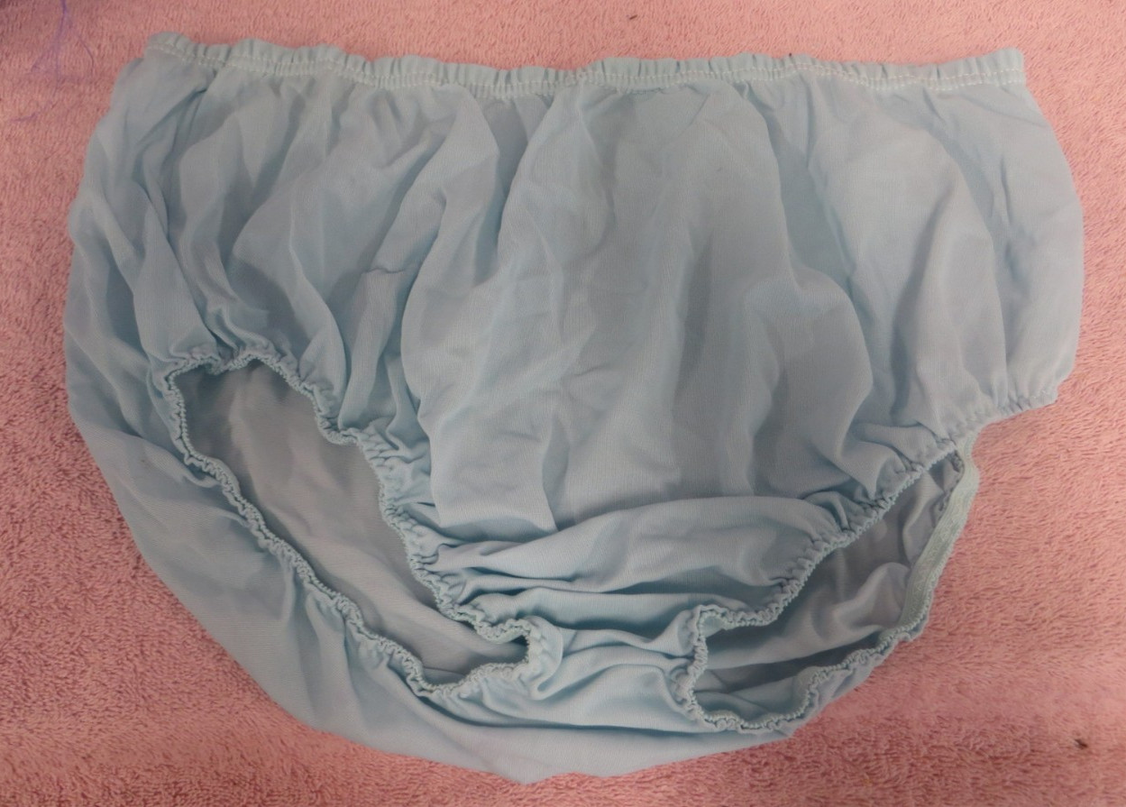 Vtg Blue Nylon Brief Hipster Panties – Women&rsquo;s – Sz L – k
