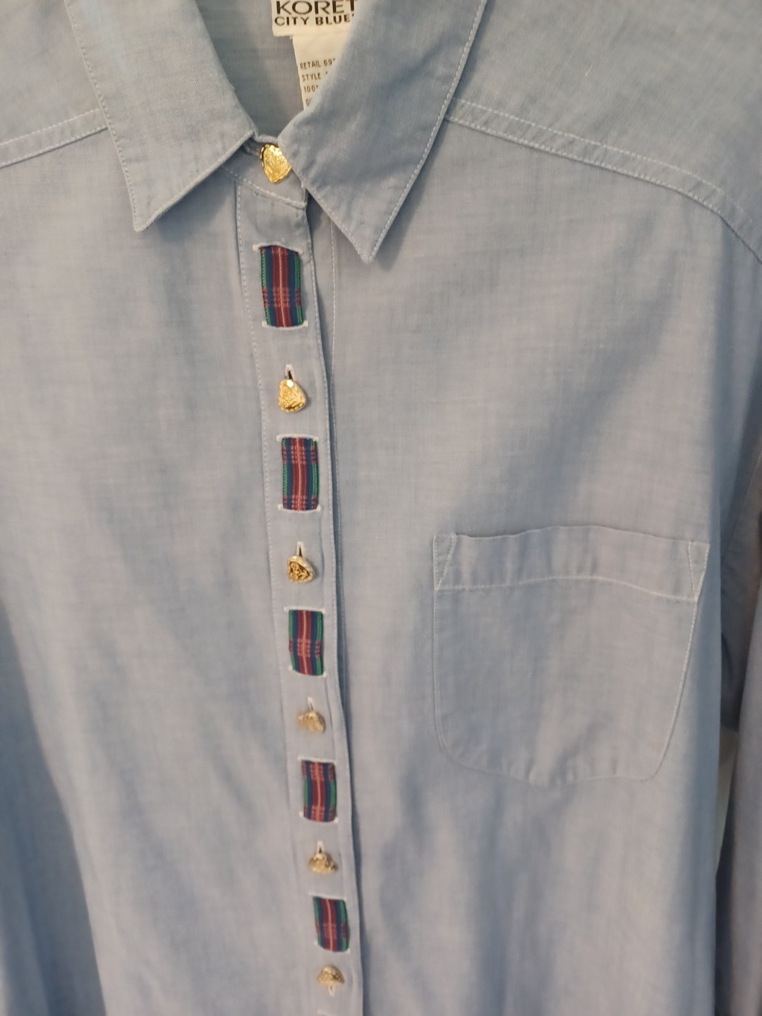 KORET Shirt With Heart Buttons. Size Large. Blue
