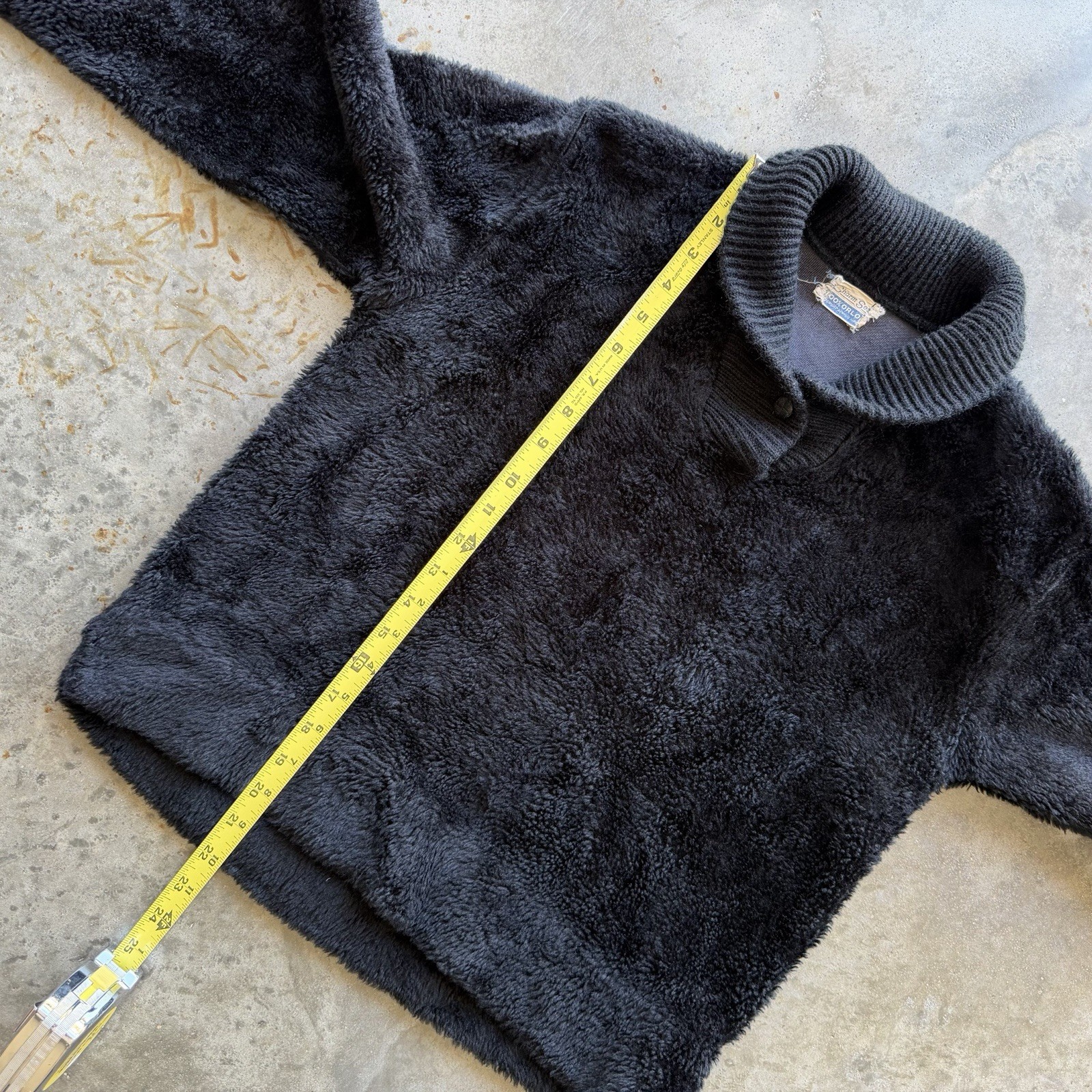 Vintage 60s Black Fuzzy Acrylic Women’s Cropped Shawl Pullover Size Small