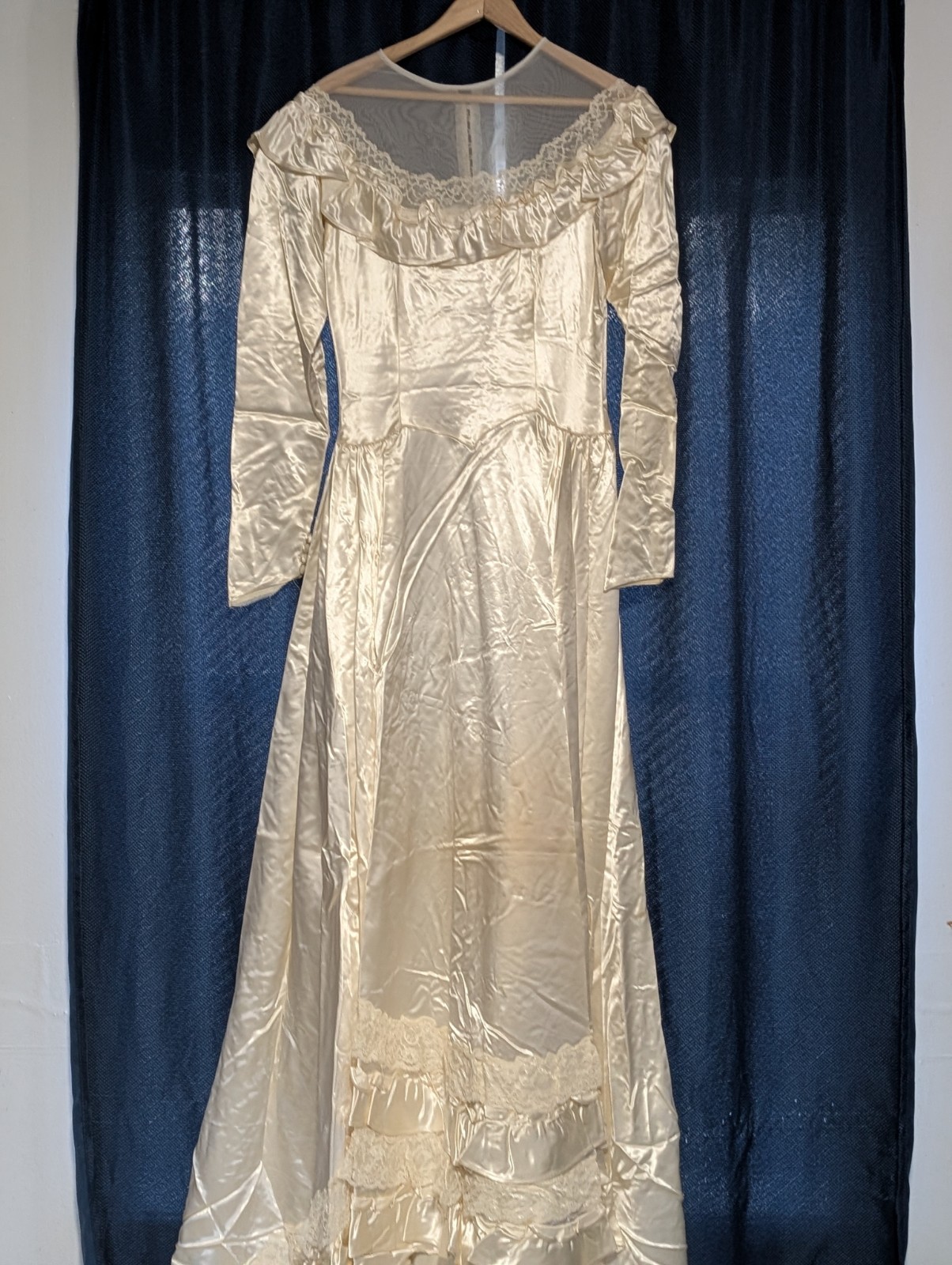 vintage 1940s liquid satin wedding gown.  Old Hollywood (XS)