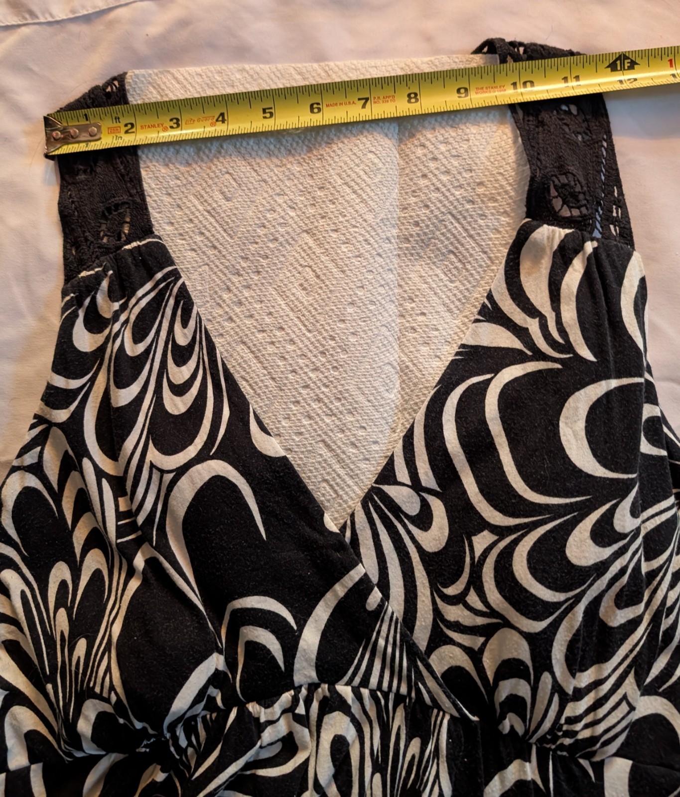 ELLE Sz XL Women Black & White Geometric V Neck Dress with Lace Racer Back Y2K