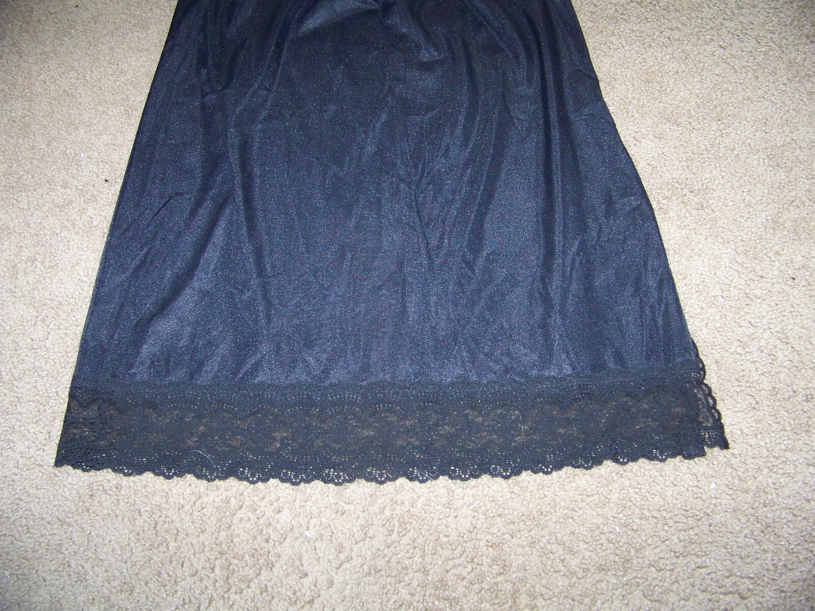 VTG BLACK HALF SLIP SZ SMALL 25&Prime; MADE IN THE USA NYLON W/LACE #721 CLEAN NICE!