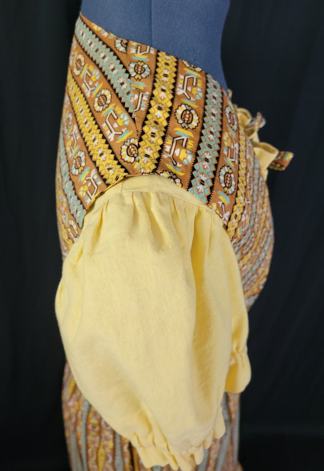 Vintage Dirndl Dress w Blouse in Brown/Yellow/Blue Pattern Size Small?