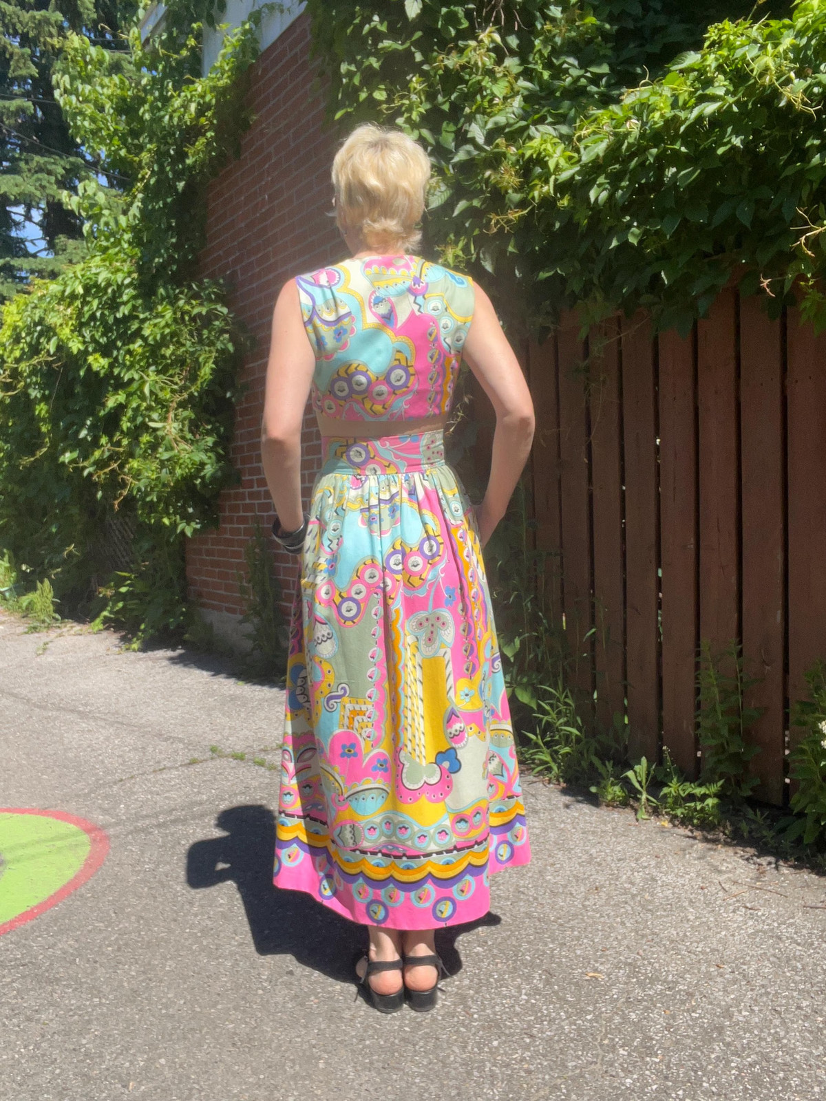 PUCCI-RIFFIC Vintage 1960s 2pc Psychedelic Silkscreened Cotton Skirt & Top