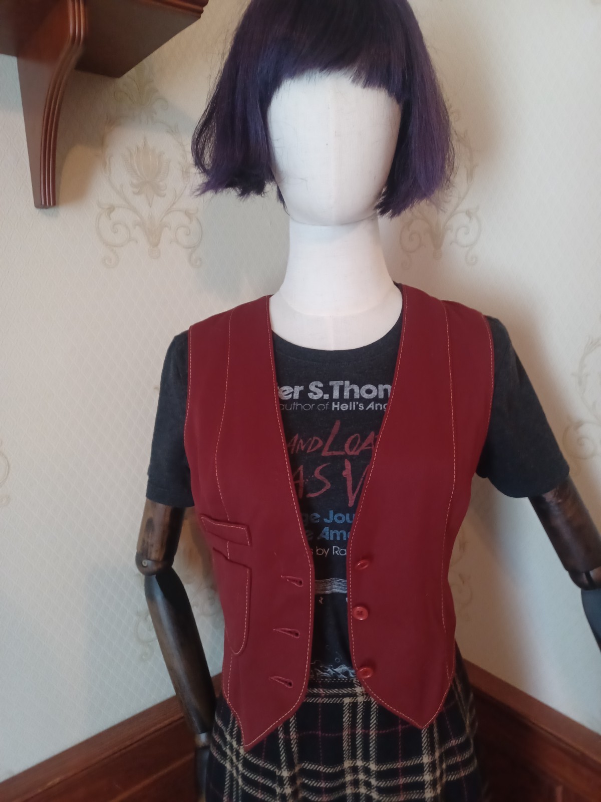 Vintage 1970s/1980s Esprit Rose Hips Brand Burgundy Poetcore/Academia Waistcoat
