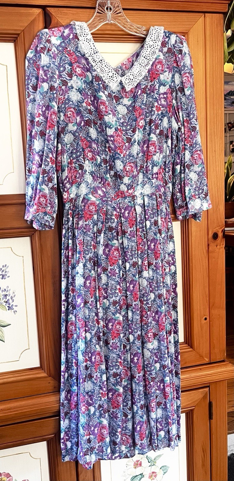 Vintage 1980&rsquo;s Janet Simmons Purple Floral Rayon Knee Length Dress Size 8 Retro