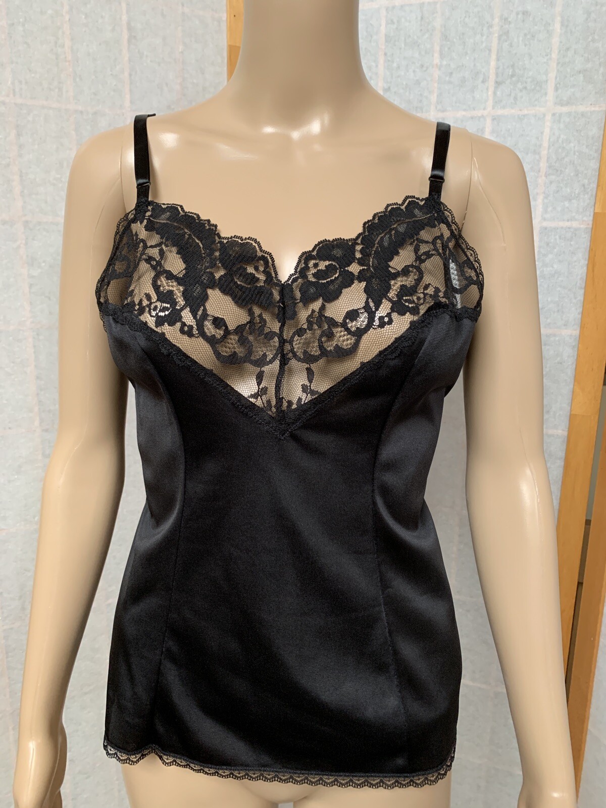 Vintage~Vassarette ~Cami ~Nylon Lace Trim ~Adjustable Straps ~M~ USA