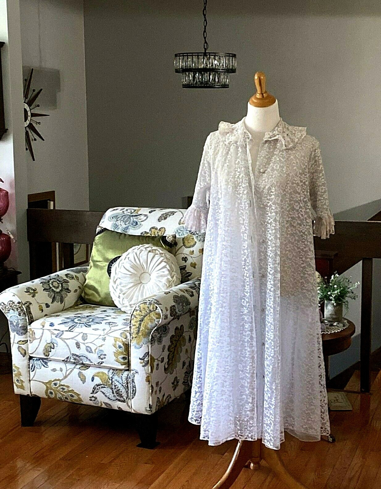 Vintage Blue Chantilly lace Nylon Duster Woman Housecoat Robe sleepwear Lingerie