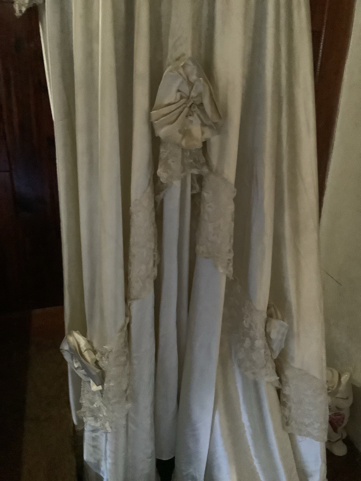 Vintage Early 1930’s Lily Of Valley Satin Roses Lace Jewel Wedding Gown 34-28-52