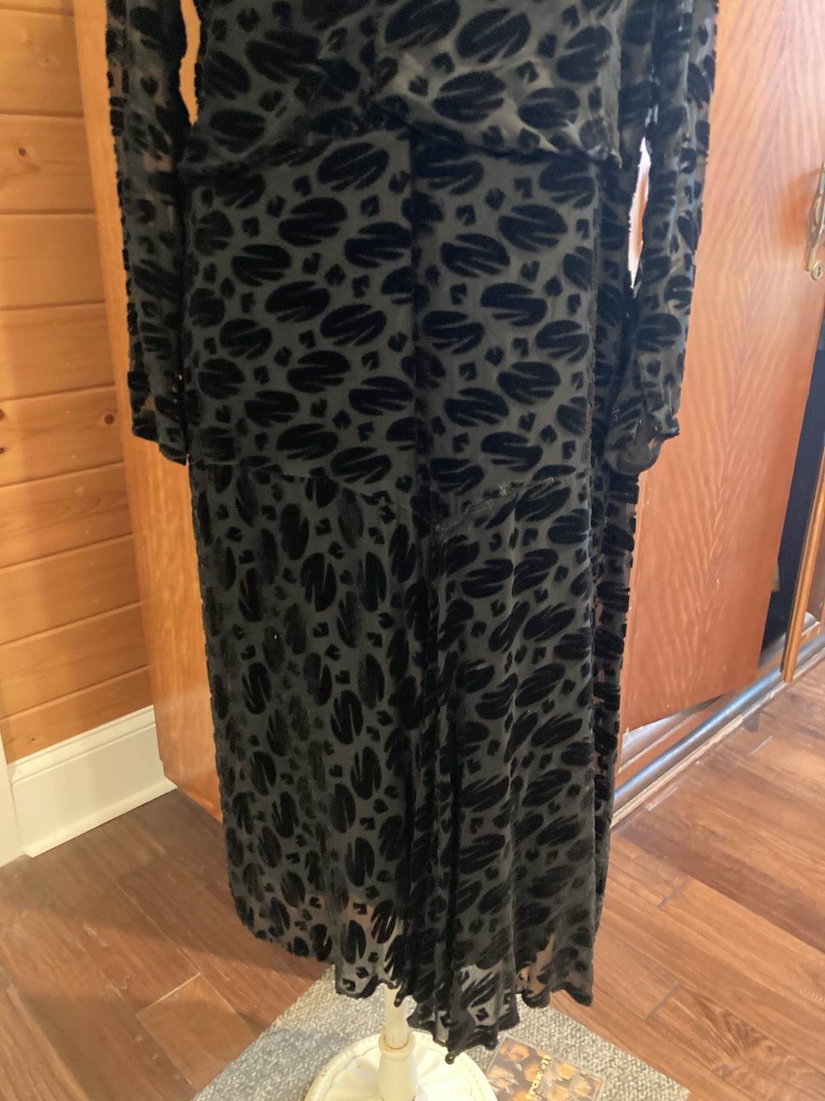 Vintage 1920s black velvet burn out french cut velvet flapper dress lined B 37