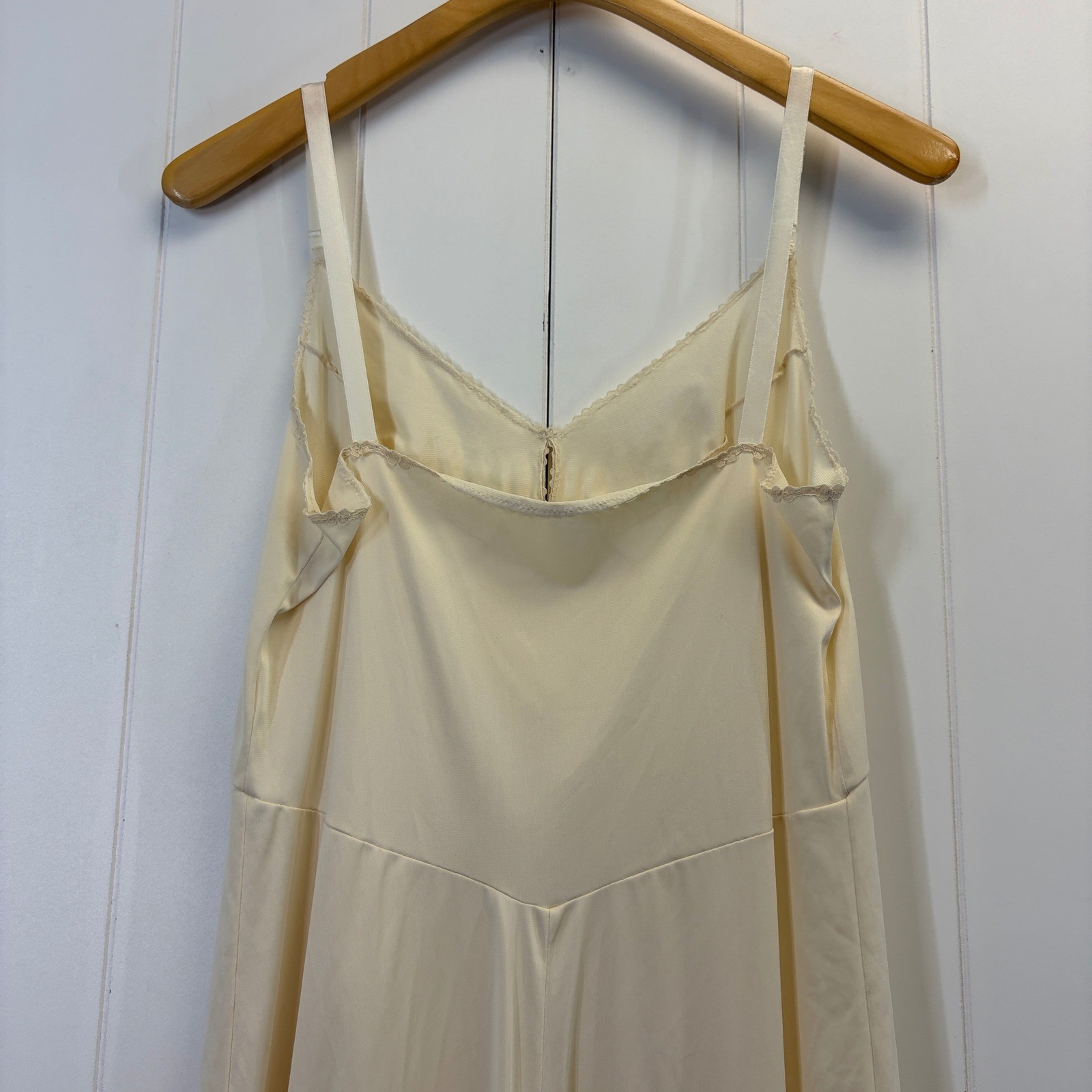 Vintage Olga 60s Regency Classic Lingerie Full Slip Dress Women Size M Coquette