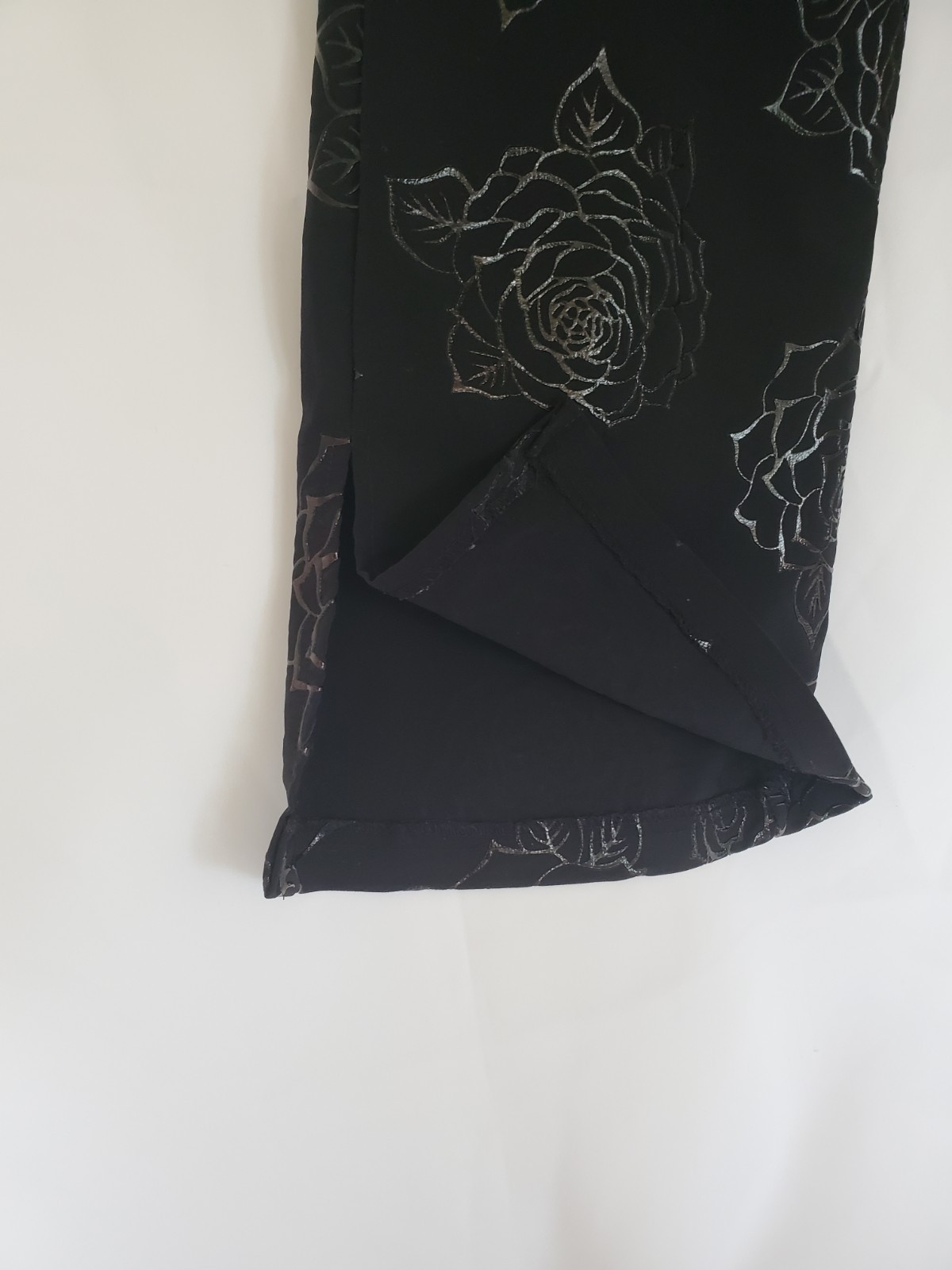 🕊STAR C.C.C.🕊 Black Embossed Rose Print Gothic Design Vintage Jeans Sz 7 🌹