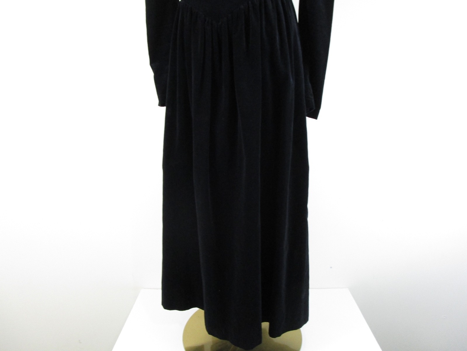 Vintage Laura Ashley Solid black Velvet Victorian Long Sleeve Dress Size 8