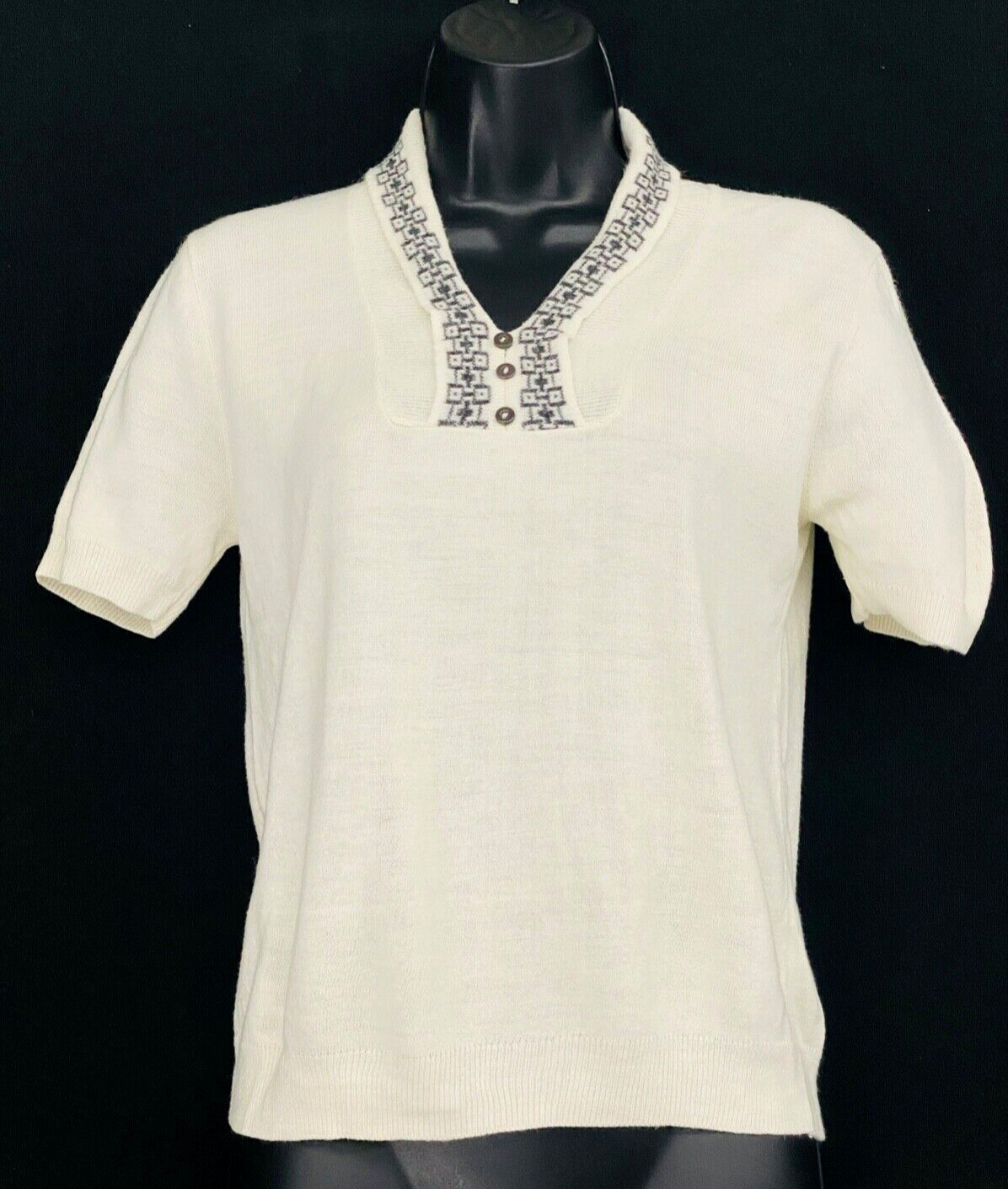 Vintage 1960s white short sleeve sweater, angora knit pullover top shirt S 1970s