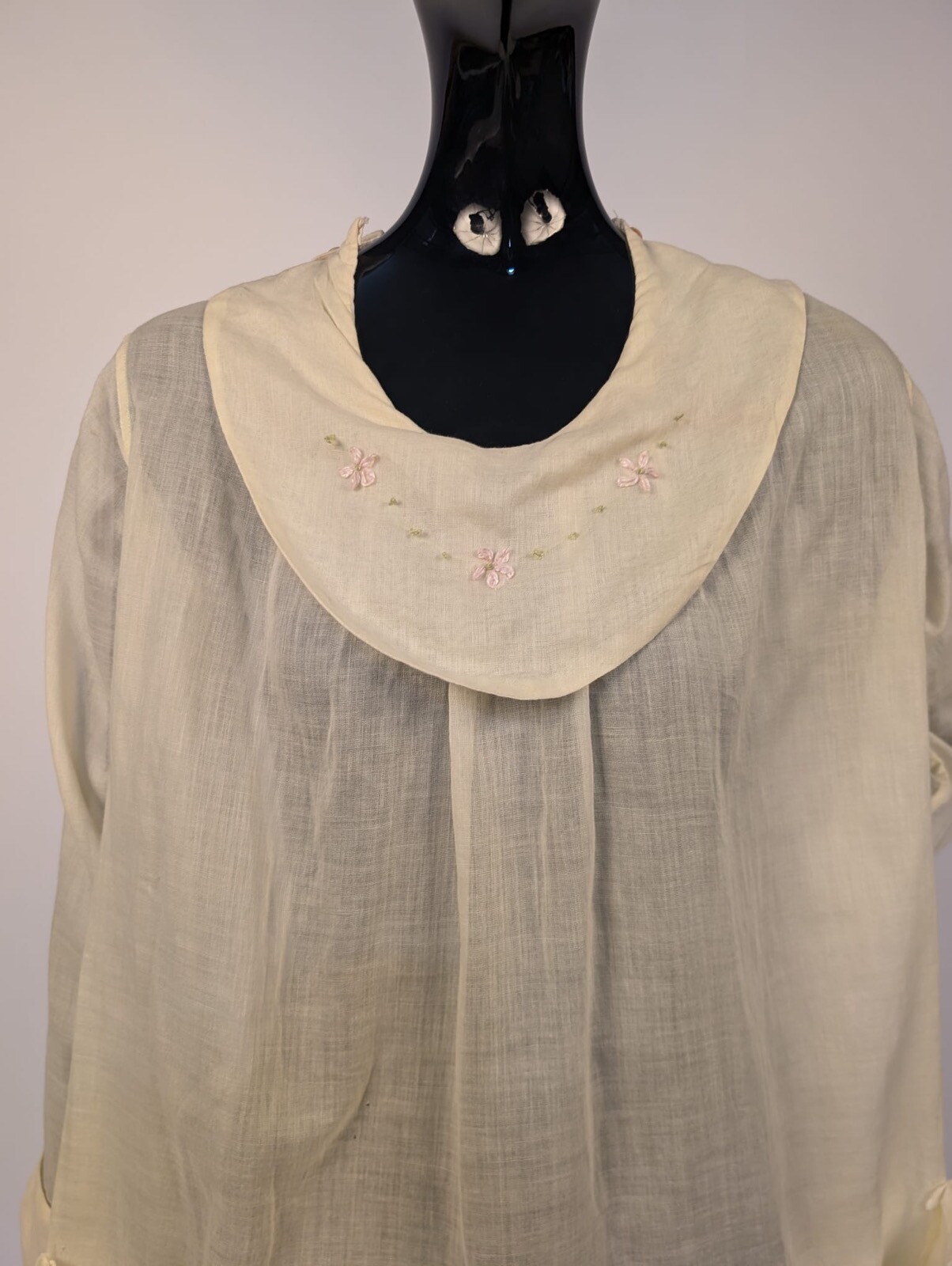 FLAPPER 1920’S PALE LEMON YELLOW SMOCK TOP W TURNED PATCH POCKETS EMBROIDERY