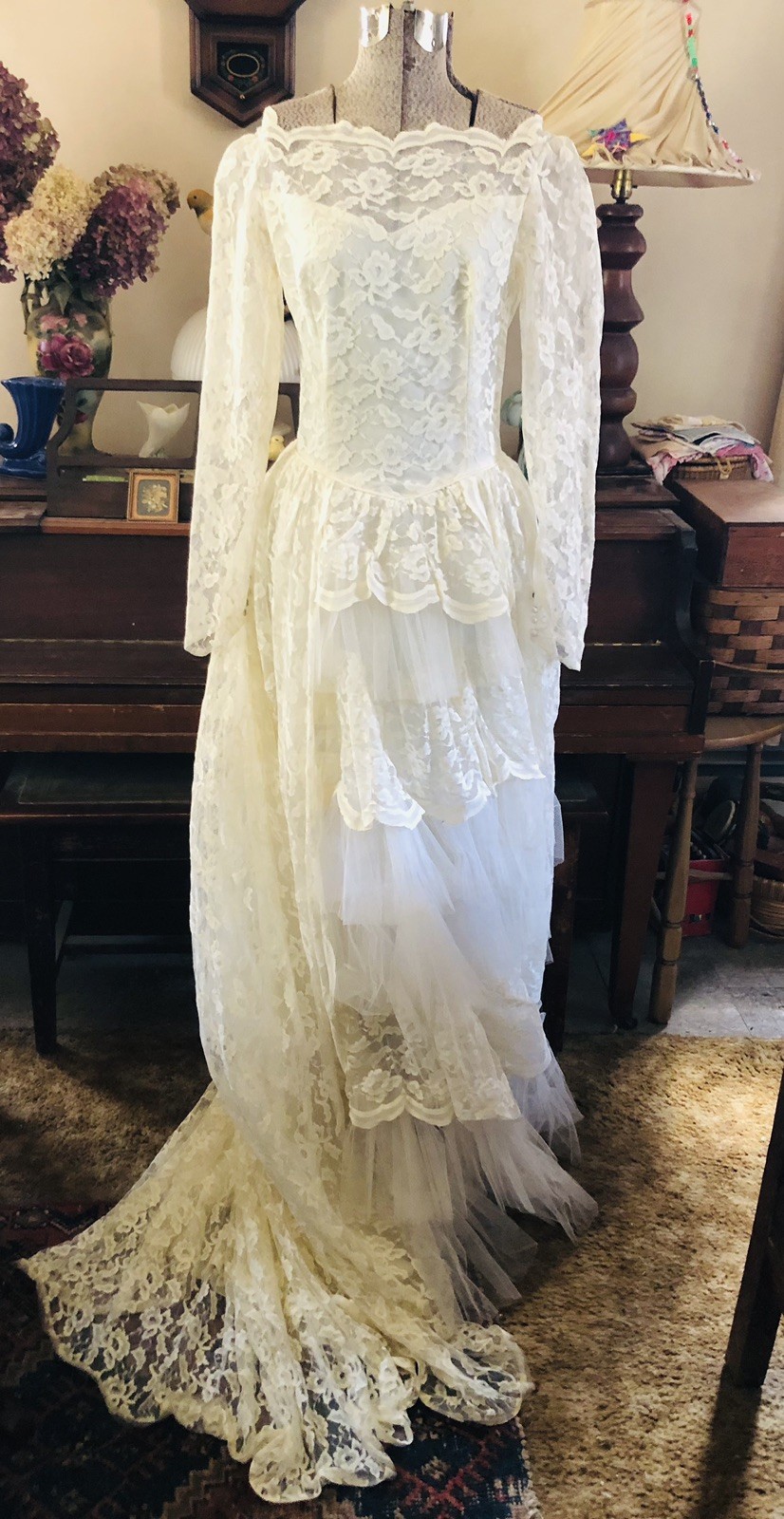 Vintage 1950’s Lace And Tulle Crème Puff Wedding Gown Dress 34-26-60