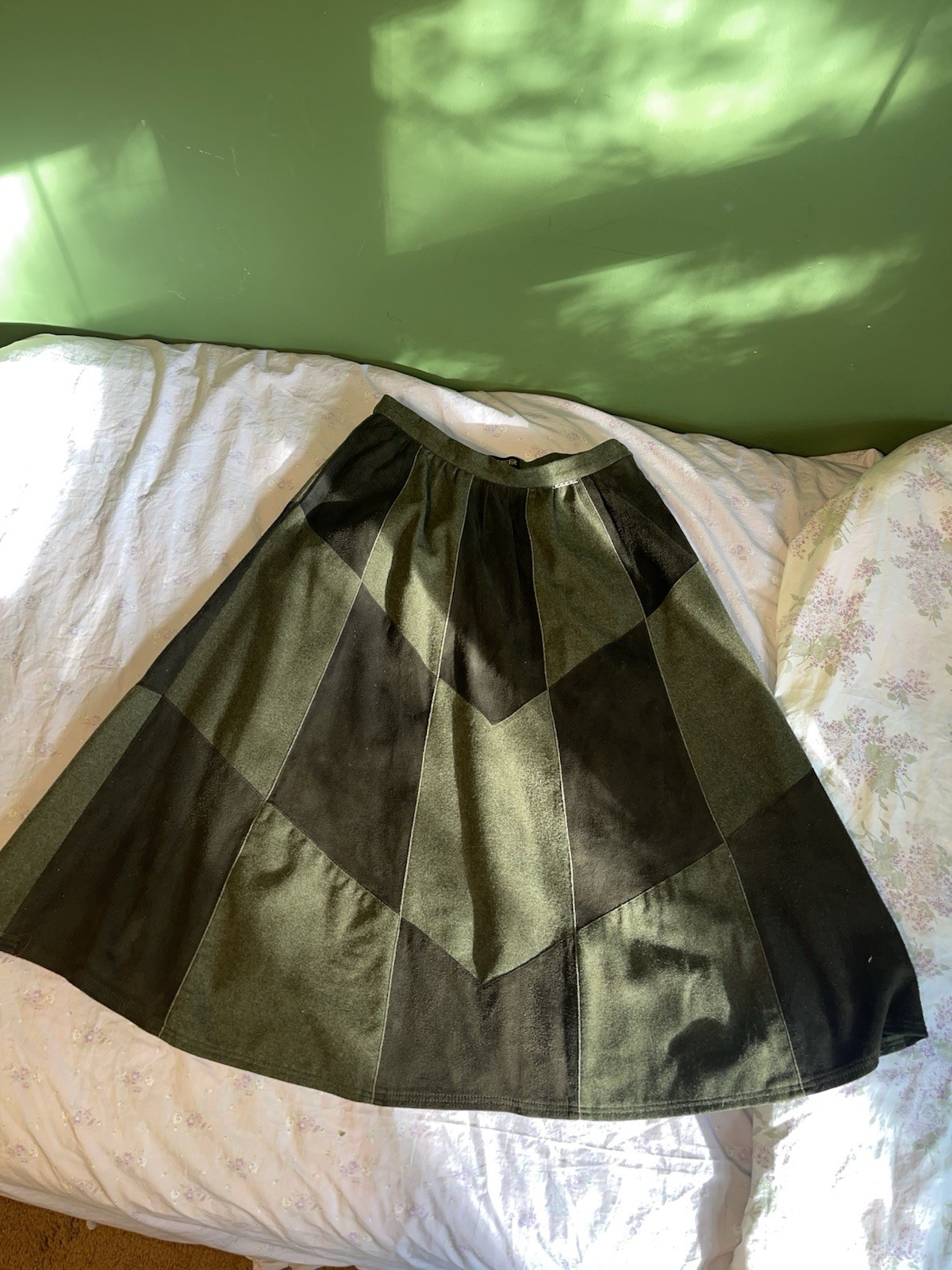 Vintage Austrian Wool Jacket Skirt 2 Piece By Geiger Tyrol Green/Black Size 40