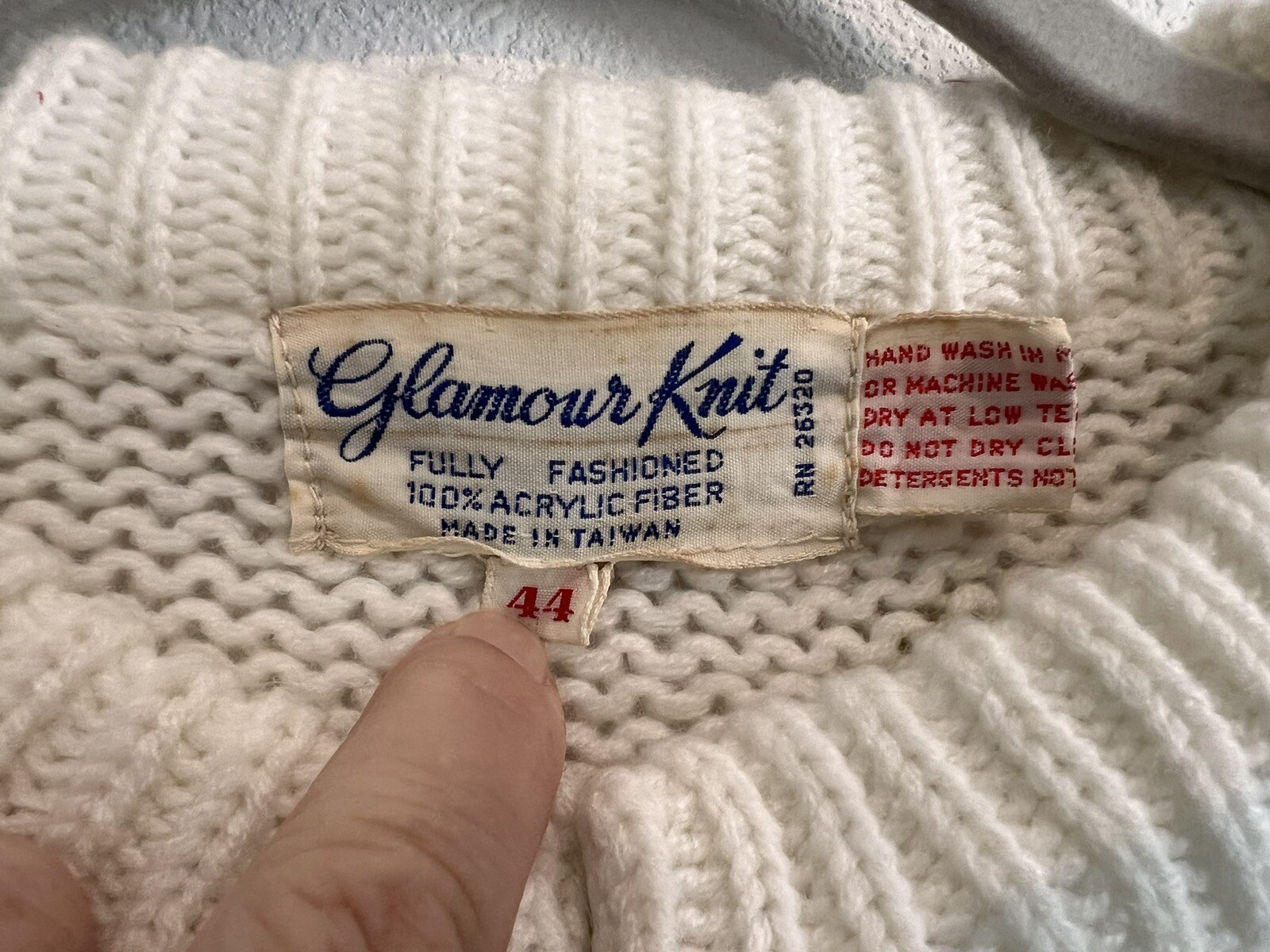 1960s Glamour Knit acrylic embroidered sweater Size 44 Flowers
