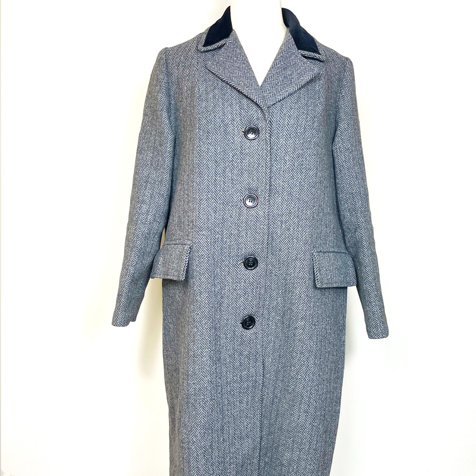 Vintage 1990s Black Herringbone Coat with Black Velvet Trim Collar Size Small