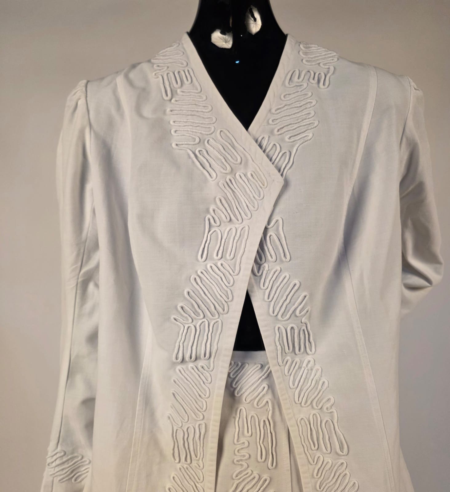 ANTIQUE EDWARDIAN 2 PC WHITE WALKING SUIT W SOUTACHE DETAILING