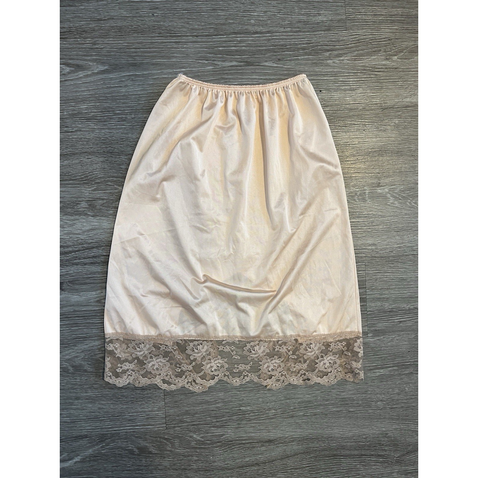Vintage Henson Kickernick Nylon Champagne Half Slip Lace Detail Size Small