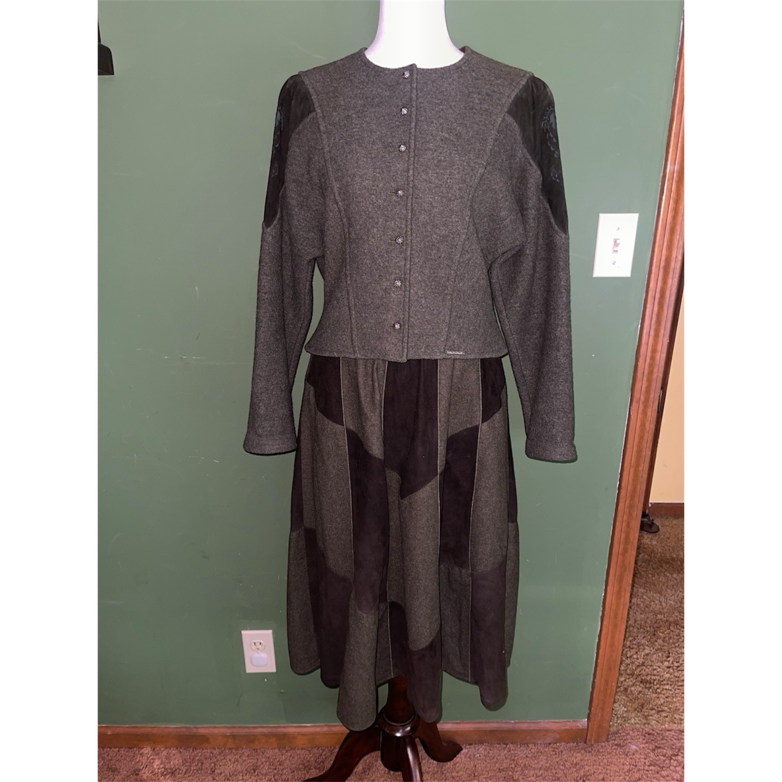 Vintage Austrian Wool Jacket Skirt 2 Piece By Geiger Tyrol Green/Black Size 40