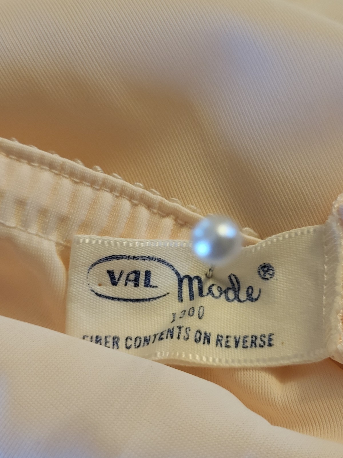 Val Mode Vtg 70s Short Peach/Pink Half Slip Lace Trim Medium Style 1300