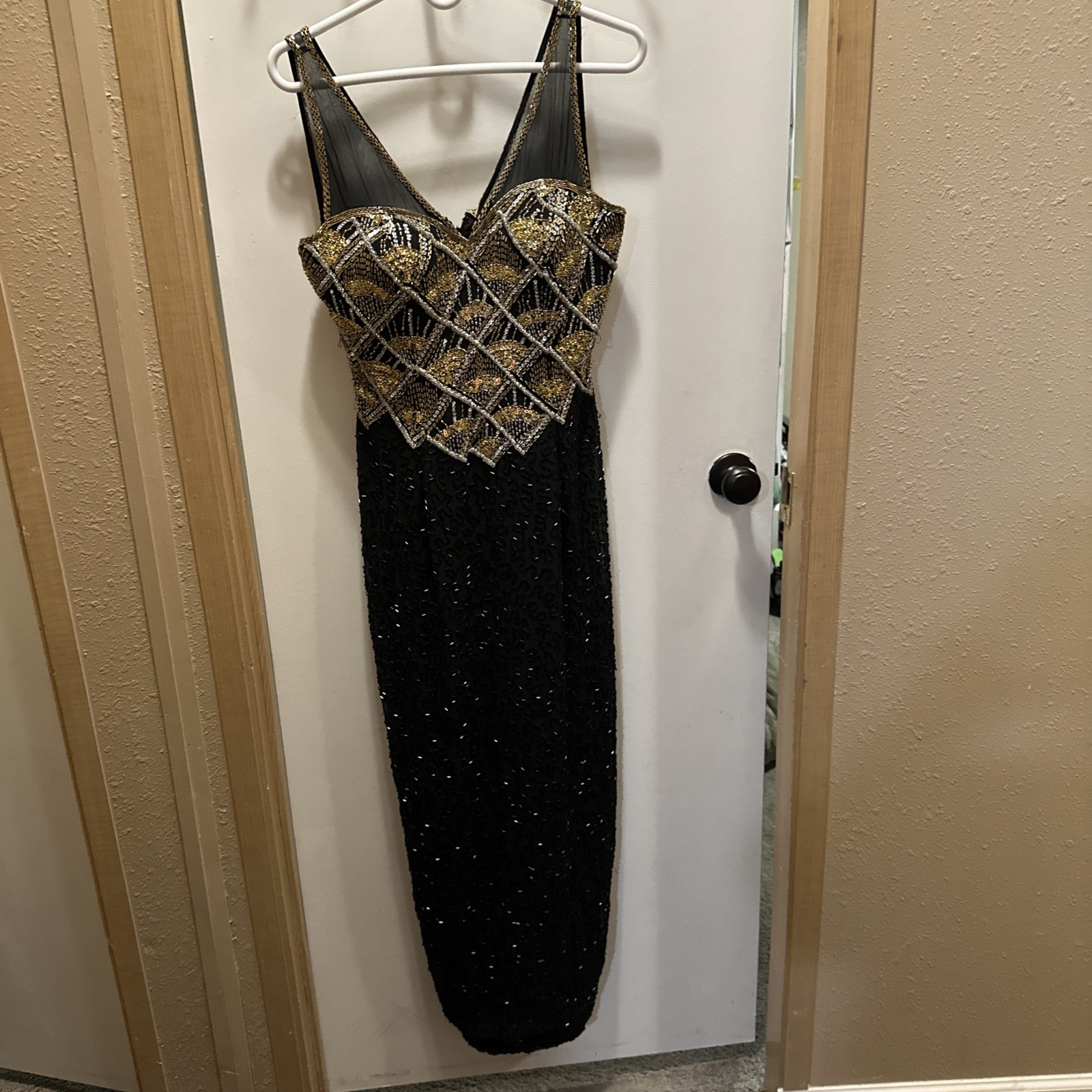 Vintage Black And Gold Sequin 100% Silk Formal Dress Cocktail Prom Great Gaspy