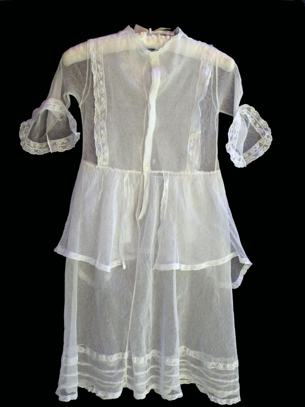 Edwardian White Embroidered Sheer Net Lace Dress Young Woman Girl 25&Prime; Waist 36.5