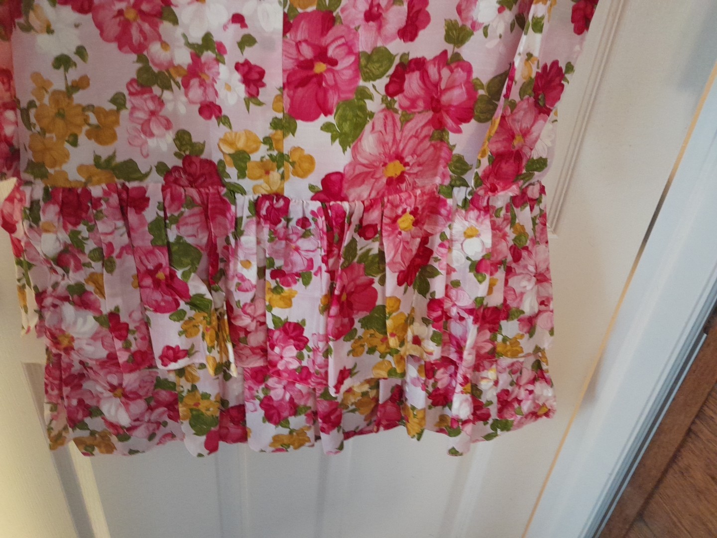 1960s Women’s Floral Below Knee Cottage Core Dress. Pit To Pit 19&Prime;/medium.b33