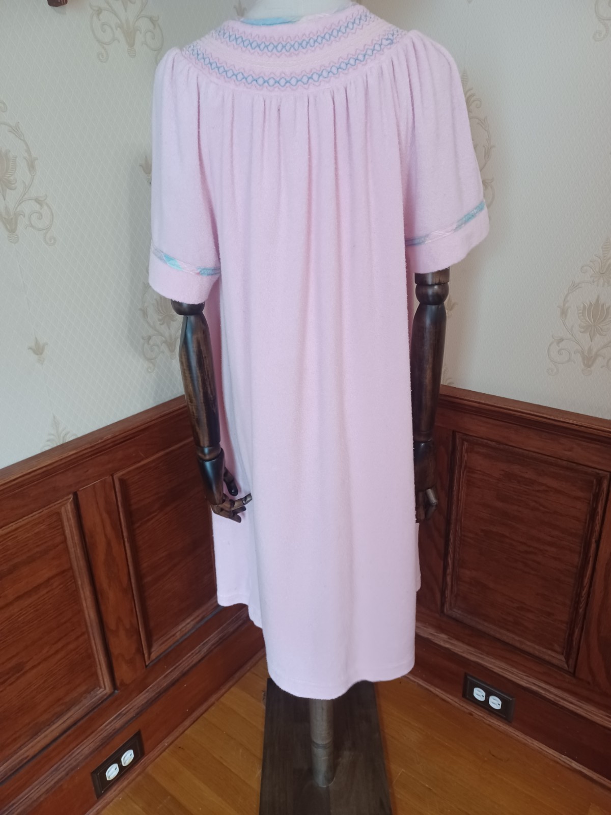 Vintage 1970s/1980s Leisure Life Pink Pastel Terrycloth Cottagecore House Dress