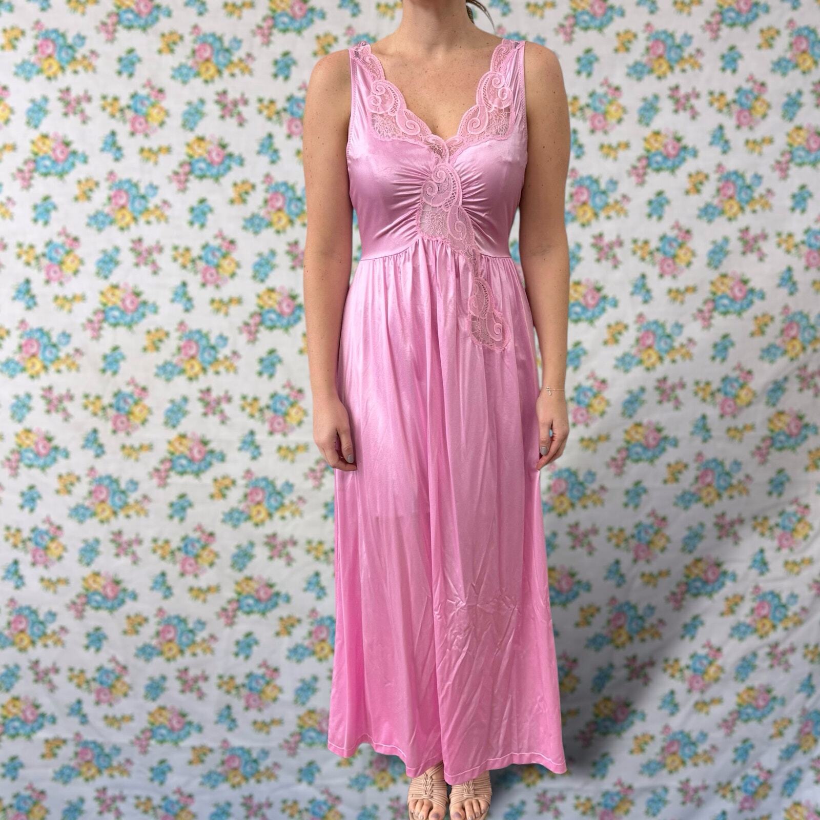 Vintage sears famous bodies pink maxi slip size medium