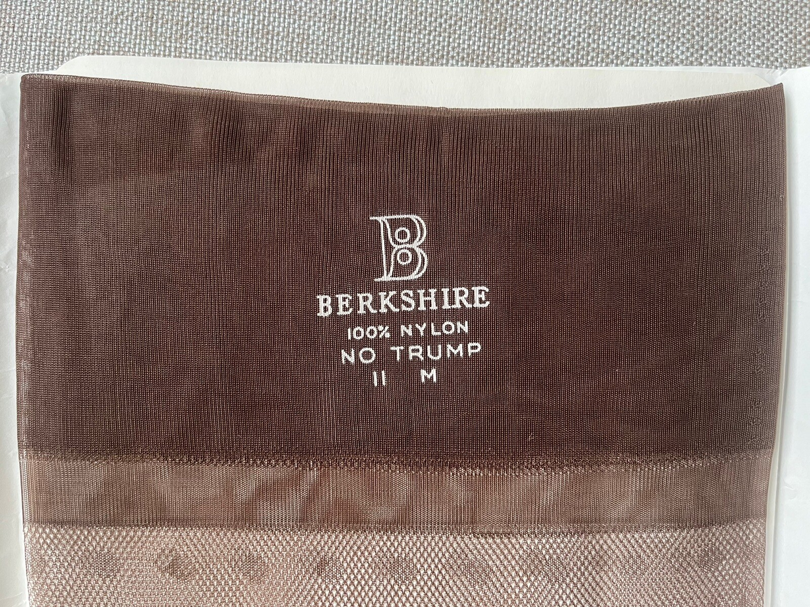Vintage NOS Berkshire “No Trump” Demi Toe Stockings Size 11M Brazil Dark Brown