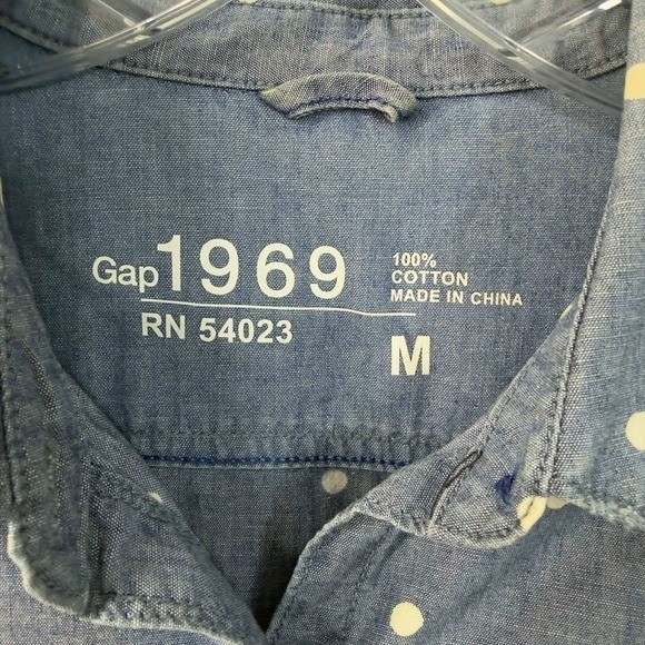 GAP 1969 Women&rsquo;s Chambray Button Down Shirt Polka Dot Denim Top Size M