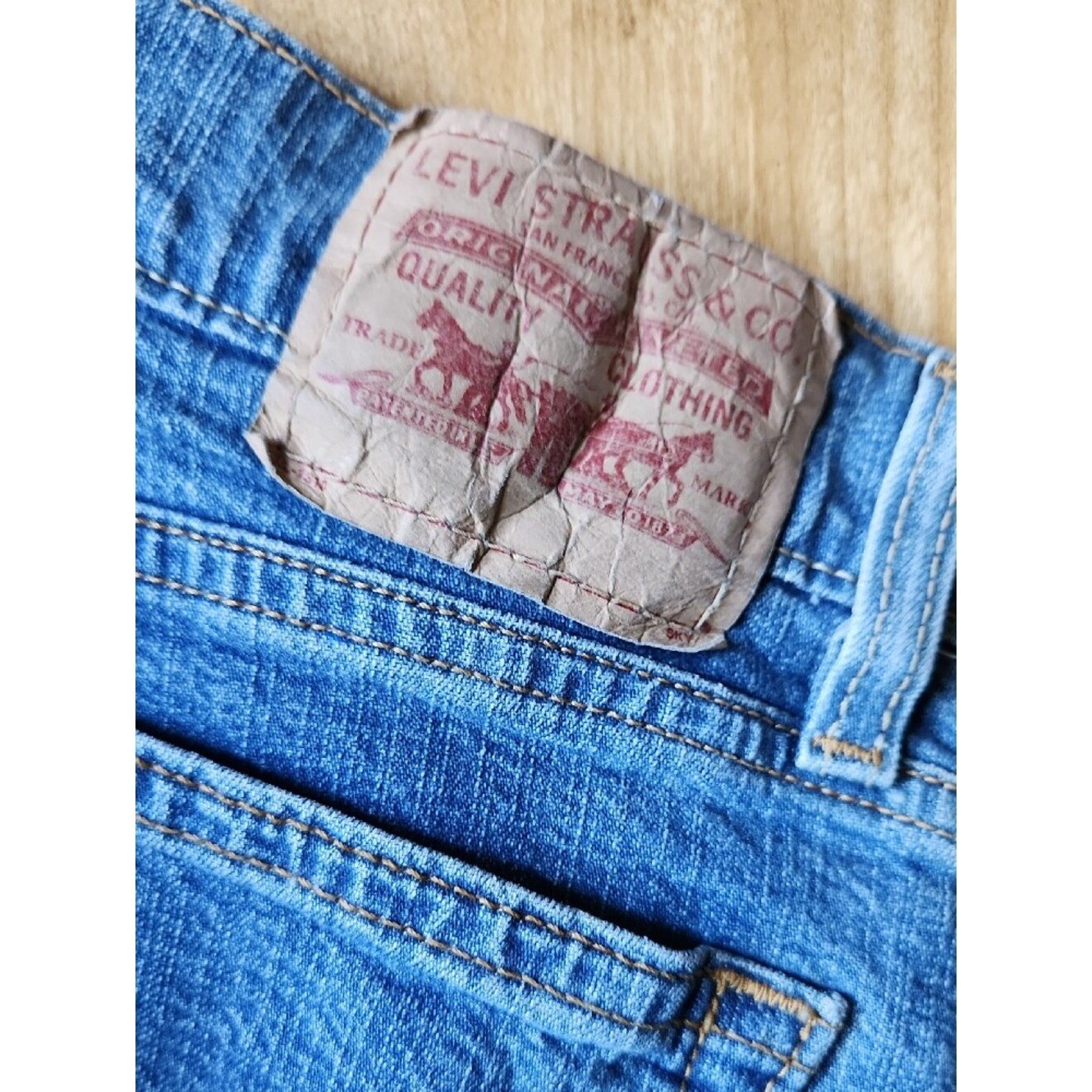 Vtg Womans 550 Levi Medium Blue Straight Leg Women&rsquo;s Jeans. Sz 12M