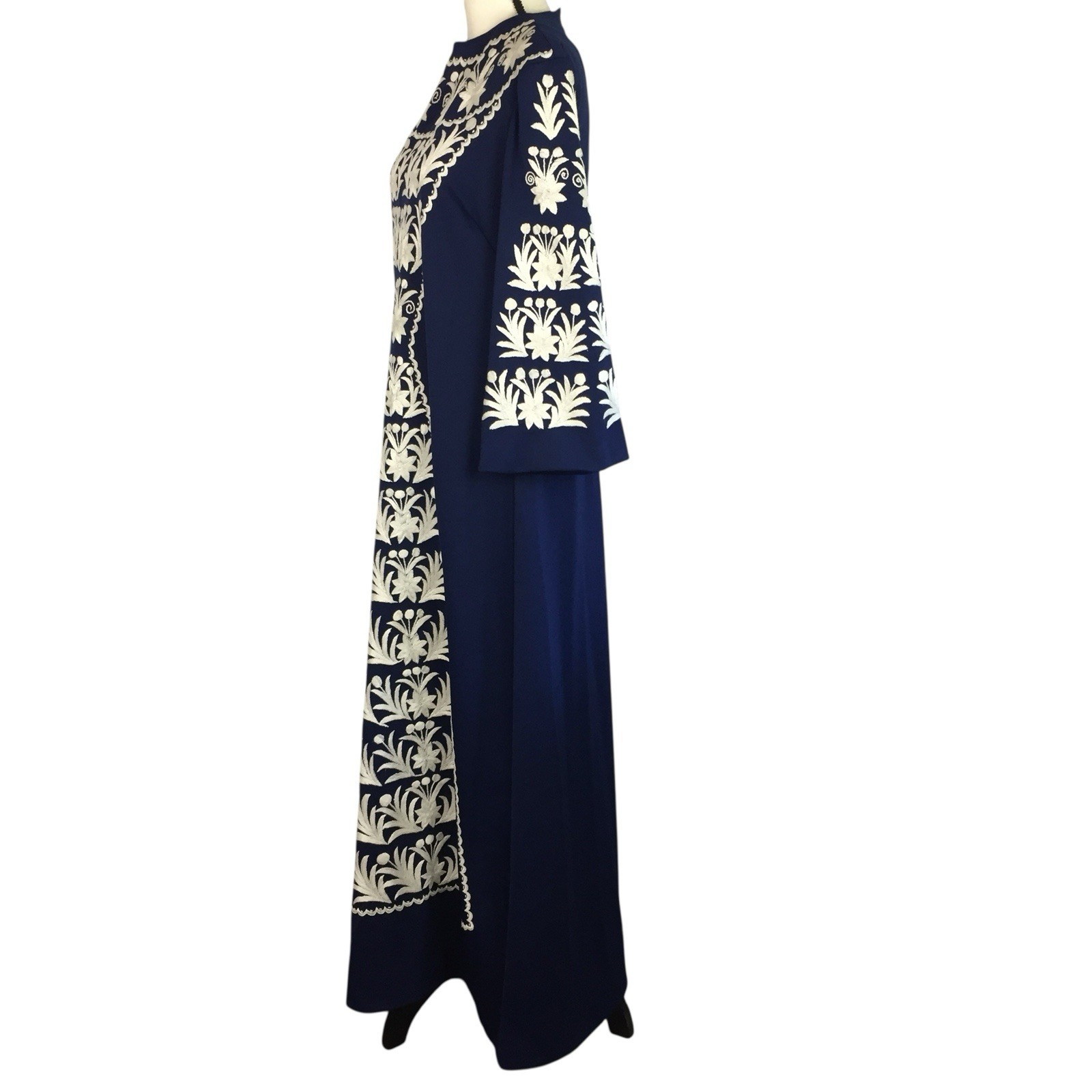 VTG Hand Embroidered Maxi Hostess Gown Dress 3/4 Bell Sleeves Knit 8-10 Bust 39&Prime;