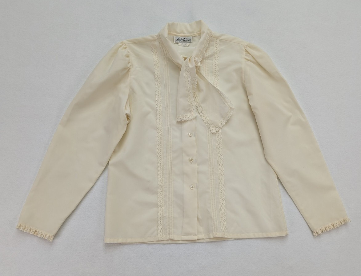 Lucky Winner Vintage Women&rsquo;s Blouse Size 13/14 Ivory Victorian Bow Lace Trim