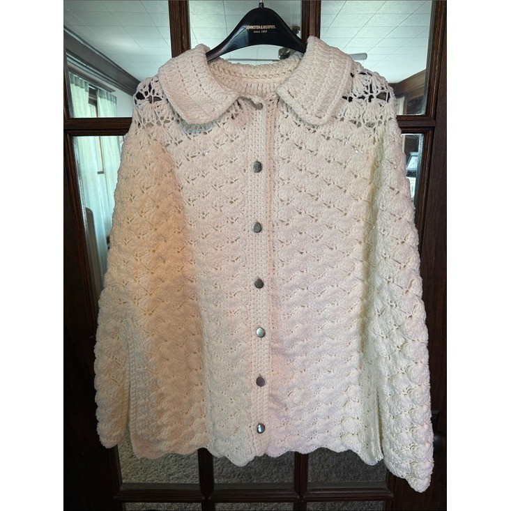 Vintage Handmade Crochet Shell Stitch Cardigan Cream White Peter Pan Collar OS