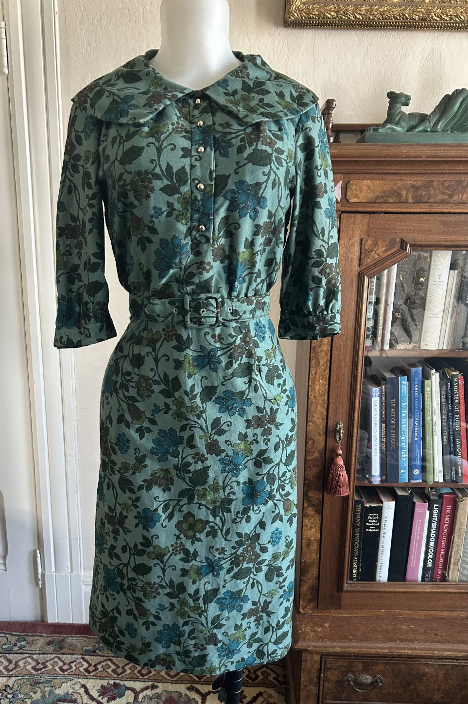 Vintage 1950s Emerald Green Floral Wiggle Dress Mad Men Belted Midi Waist: 27&Prime;