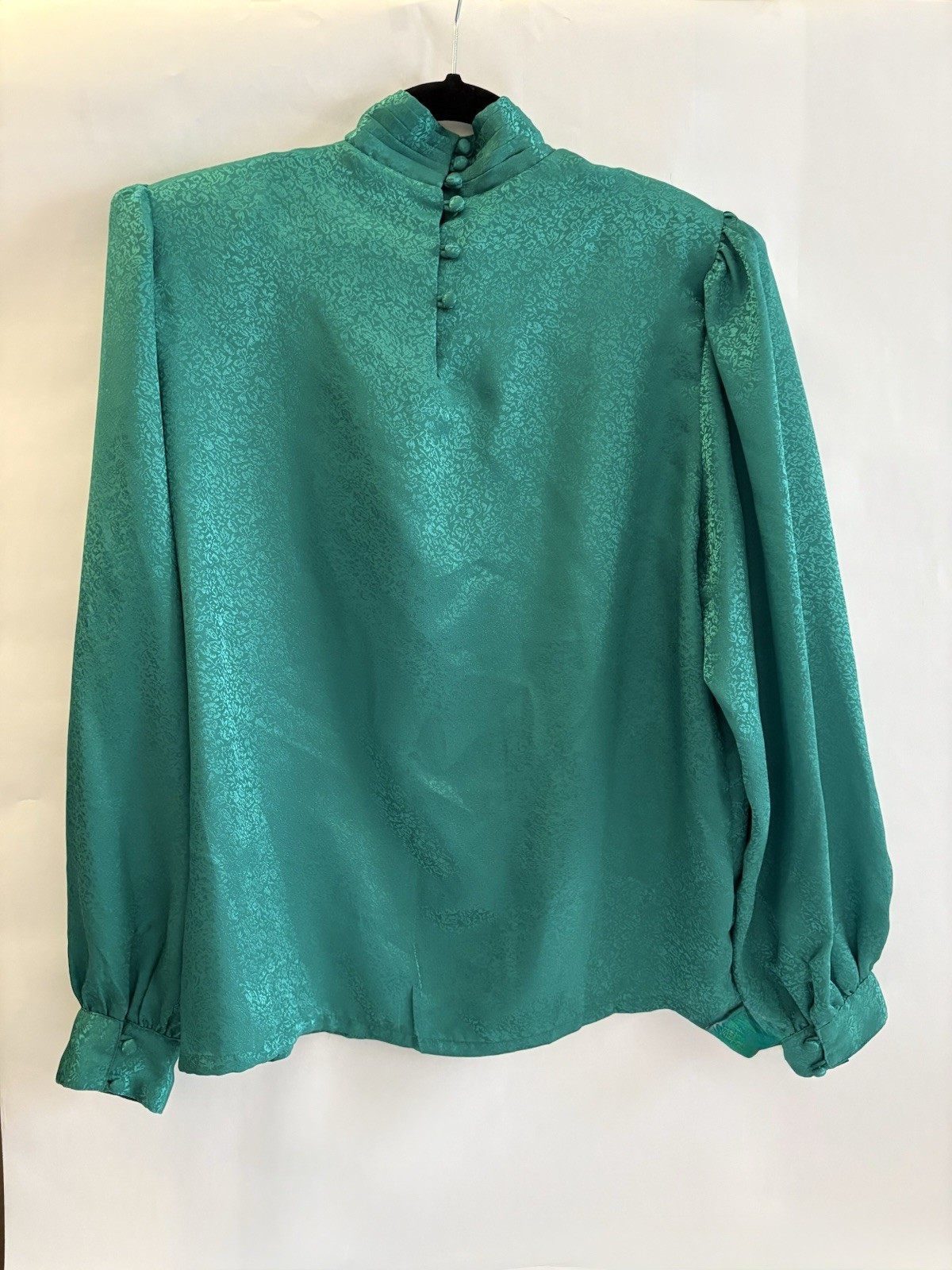 VTG Green Blouse, Faint Pattern. Made In Korea. 100% Polyester But Feels Silky