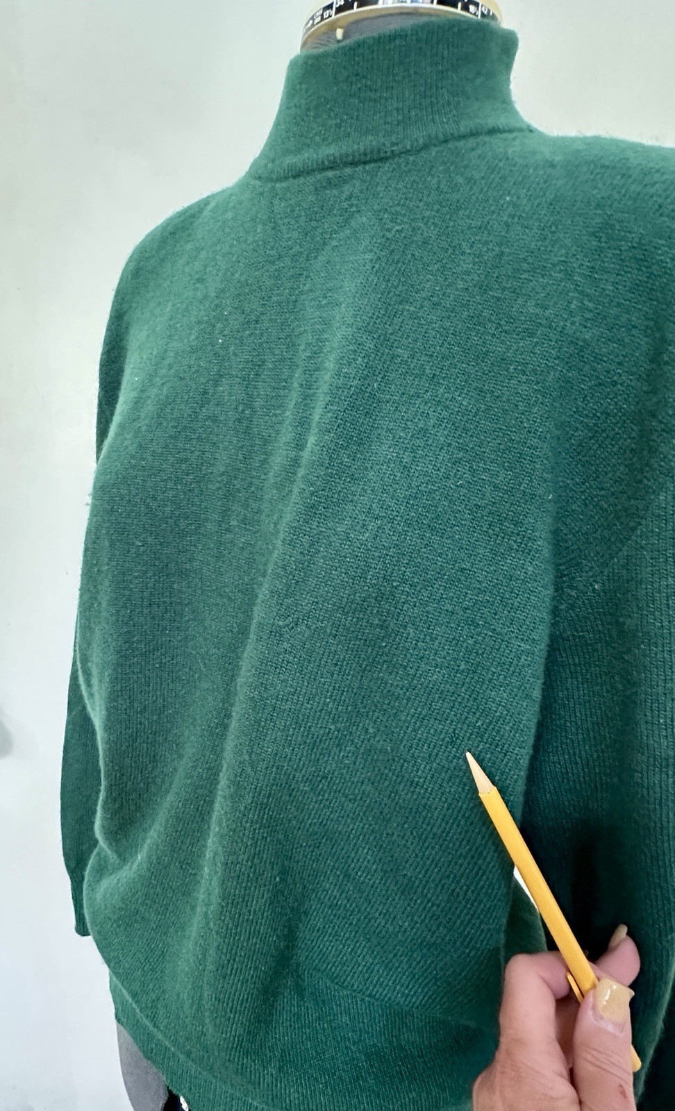 VINTAGE 1990s NEIMAN MARCUS DARK FOREST GREEN 100% CASHMERE SWEATER MOCK NECK XL