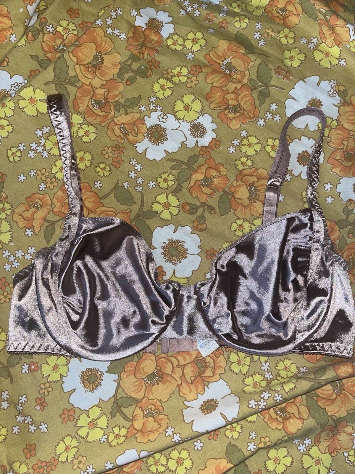Vintage Olga Second Skin Tailored Body satin Stretch Bra Taupe 36B Style 33015