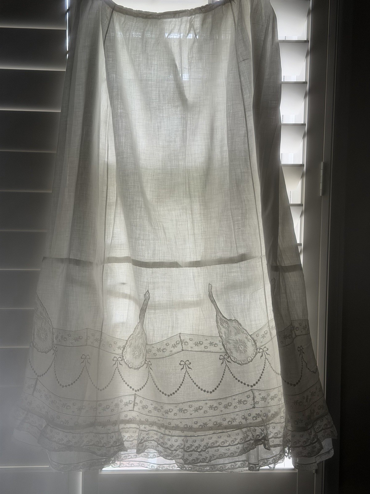 Antique White Cotton Lawn Skirt Lace Trim
