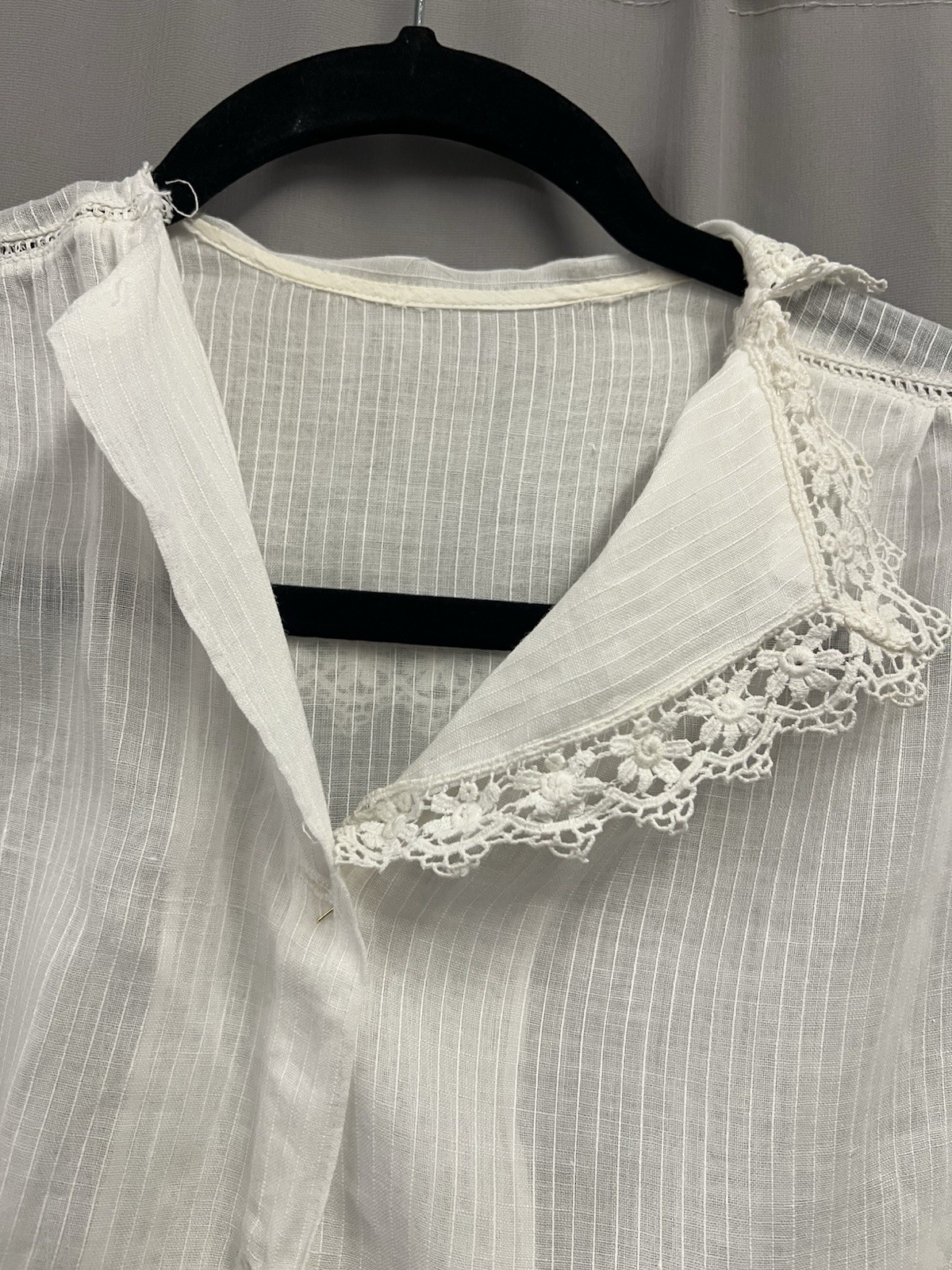 1910’s White Cotton & Lace blouse