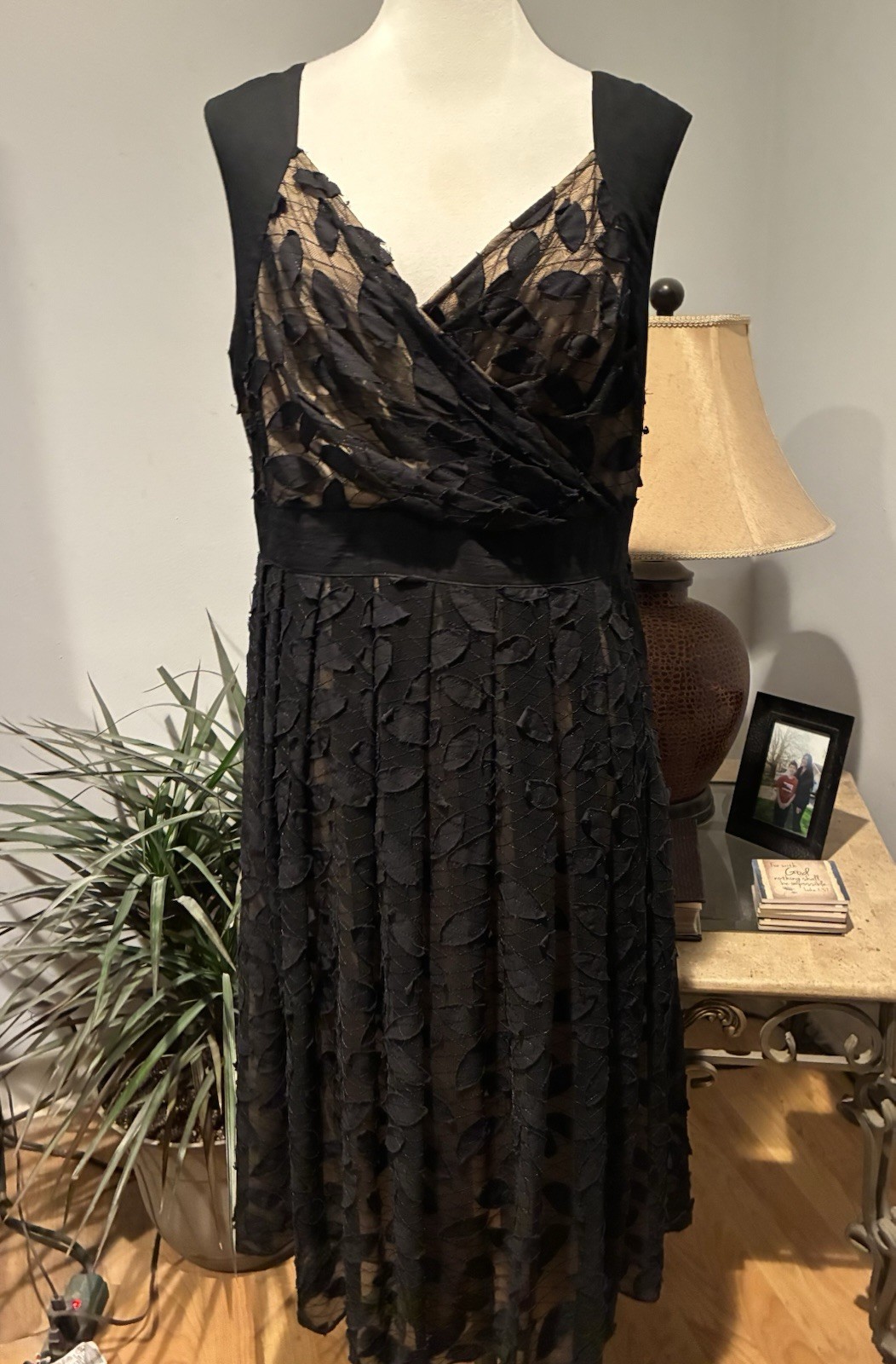 Adrianna Papell Black Retro Leaf Cutout Cocktail Dress Women Size 14 Sheer Midi