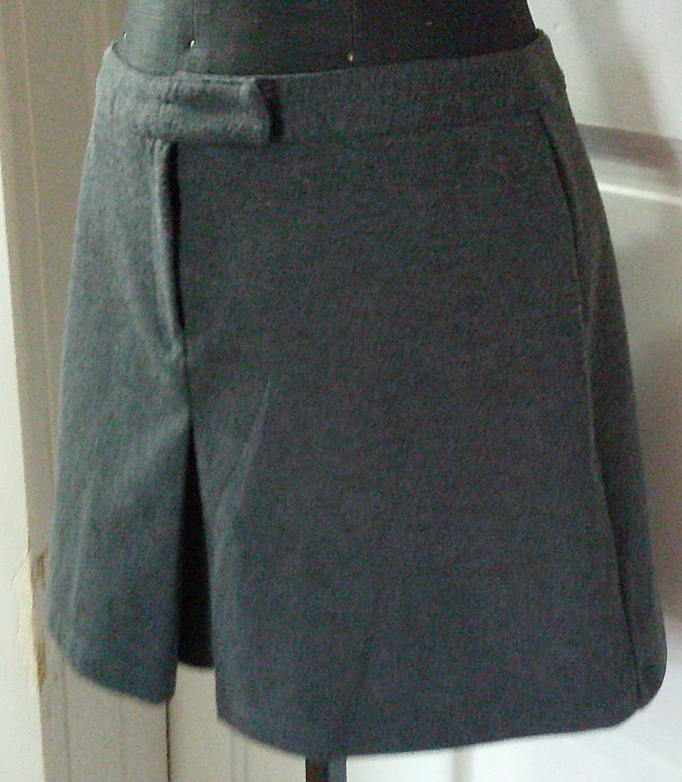 90&rsquo;s EXPRESS Gray Mini Skirt 3/4