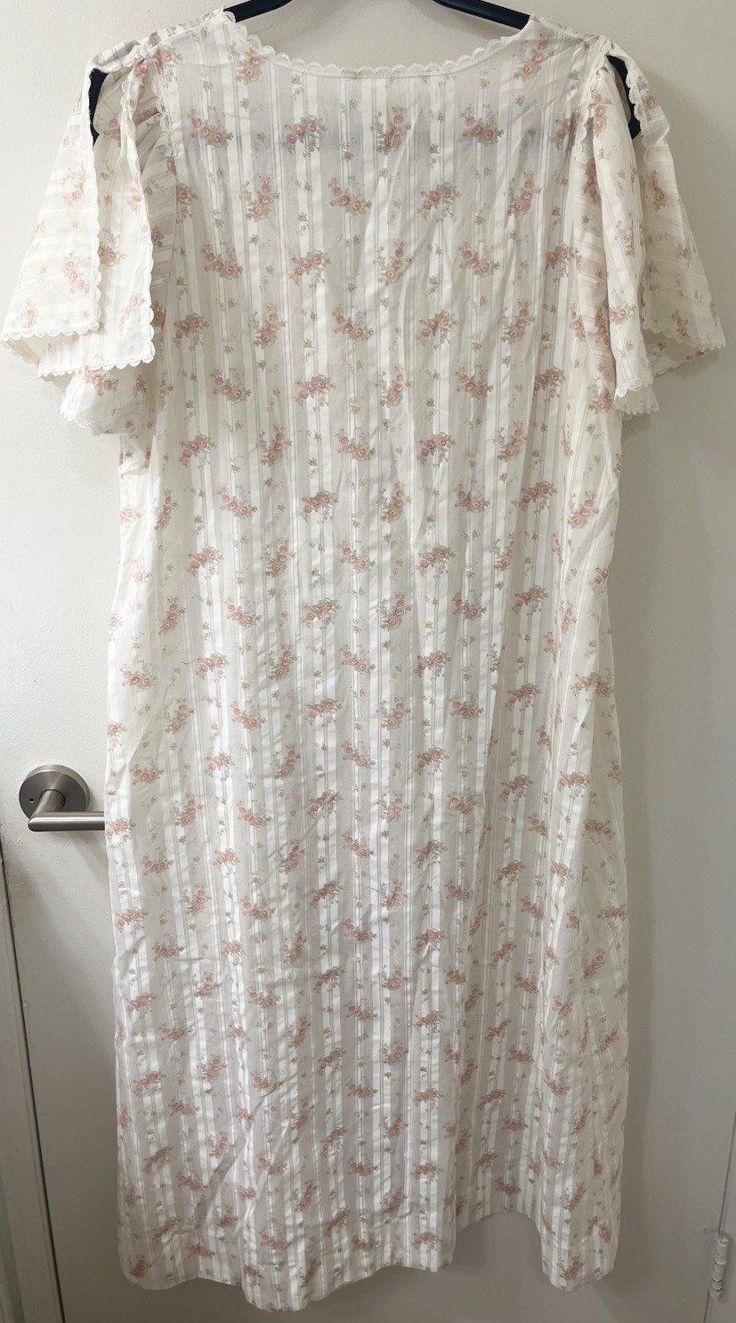 GILLIGAN O&rsquo;MALLEY Floral Night Gown Light Weight Short Sleeve SIZE Large 16-18